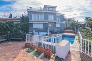 Chalet en venta en Monachil, Barrio de monachil photo 0