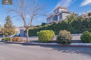 Chalet en venta en Monachil, Barrio de monachil photo 0