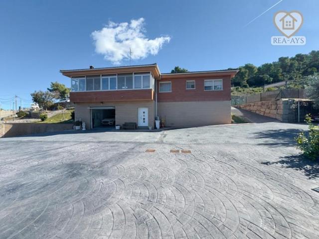 Chalet en venta en Vallirana, Can prunera photo 0