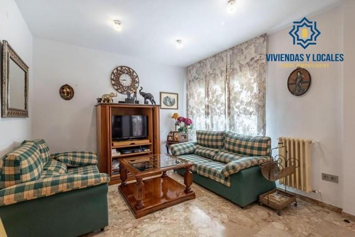 Piso en venta en Granada, Centro photo 0