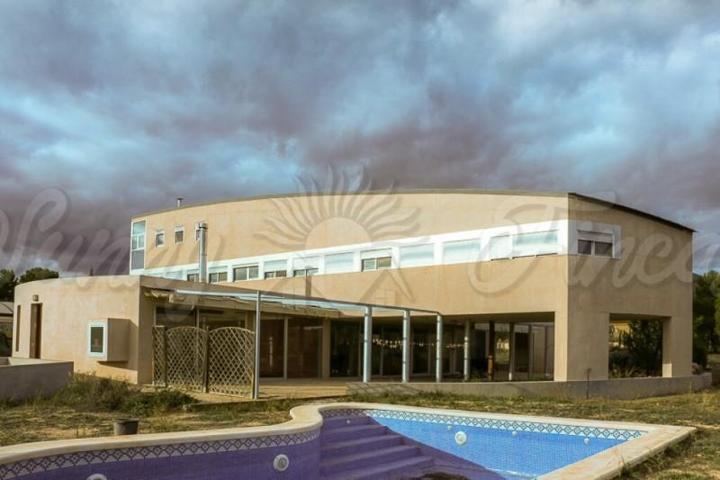 Casa en venta en Yecla photo 0