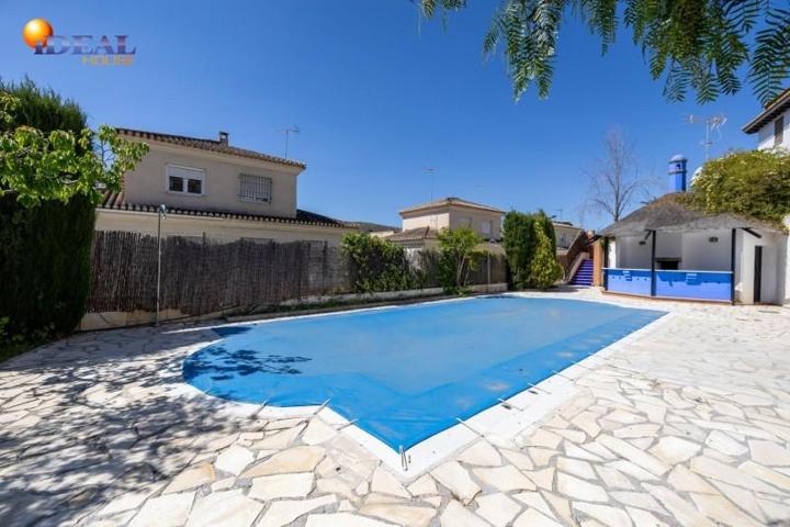 Adosada en venta en Granada, Carretera de la sierra photo 0