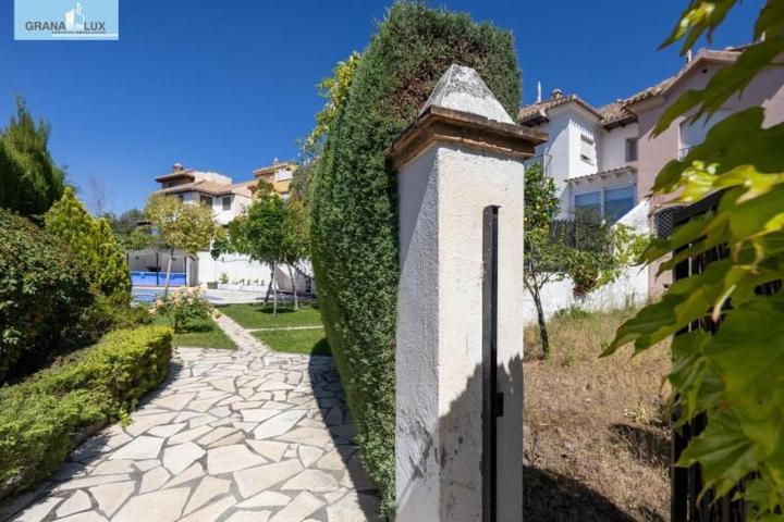 Adosada en venta en Granada, Carretera de la sierra photo 0