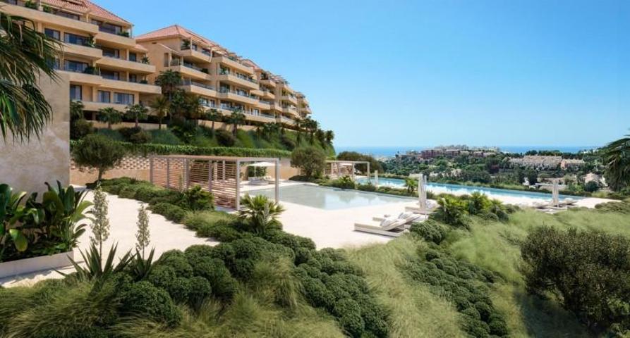 Apartamento en venta en Benalmádena, Torrequebrada photo 0