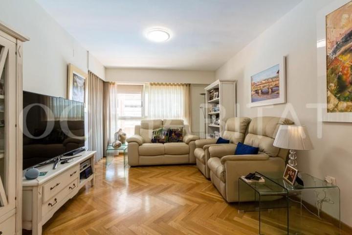 Piso en venta en Valencia, Ciutat de les Arts i de les Ciencies photo 0
