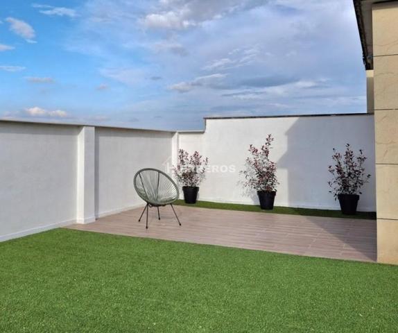 Aticos en venta en Logroño, La Guindalera photo 0