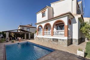 Chalet en venta en Gójar, Centro photo 0