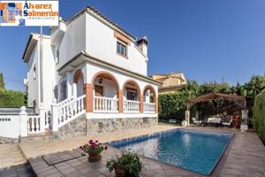 Chalet en venta en Gójar, Centro photo 0