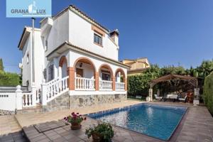 Chalet en venta en Gójar, Centro photo 0