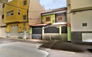 Chalet en venta en Santa Lucía de Tirajana, Vecindario centro-San Pedro Mártir photo 0