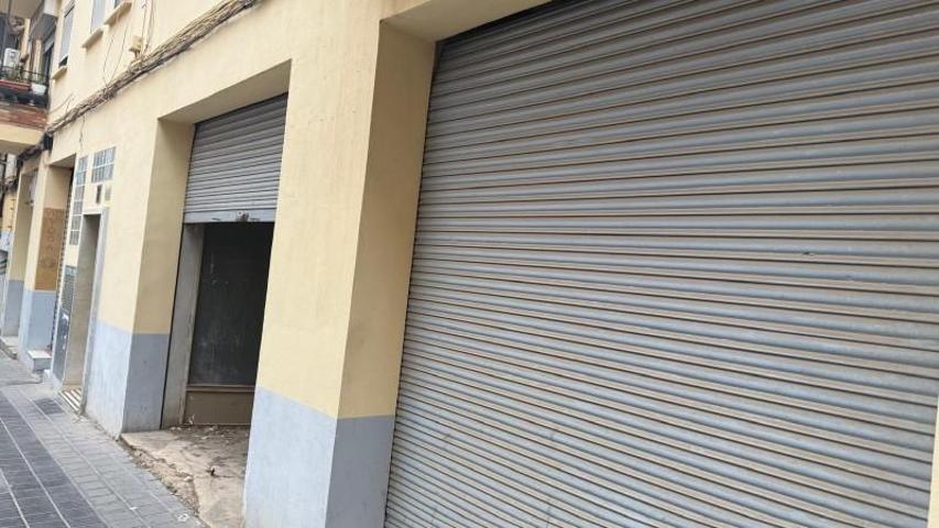 Local comercial en venta en Valencia, Benicalap photo 0