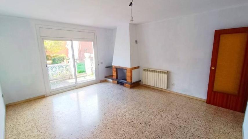 Chalet en venta en Barberà del Vallès photo 0