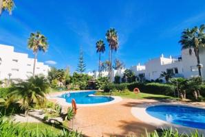 Piso en venta en Marbella, Calle 17, 29670 photo 0