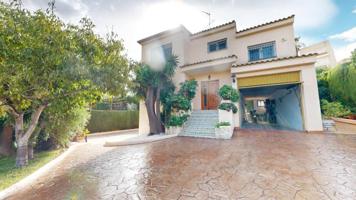 Chalet en venta en Chiva, Chiva photo 0