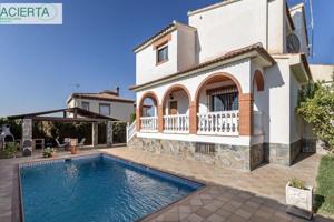 Chalet en venta en Gójar, Centro photo 0