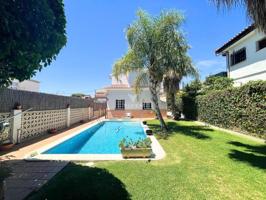 Chalet en venta en Segur de Calafell, Centro photo 0