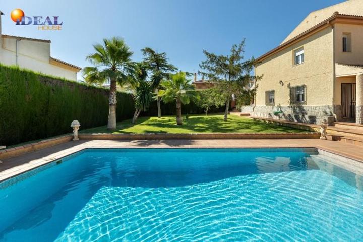 Chalet en venta en Otura, OTURA-URB. LOS GIRASOLES photo 0