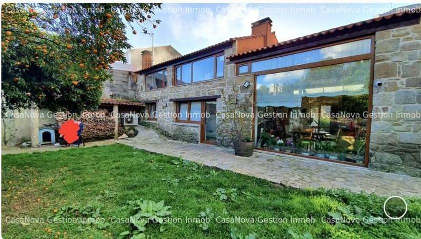 Casas de pueblo en venta en Vilanova de Arousa, Casco Urbano photo 0