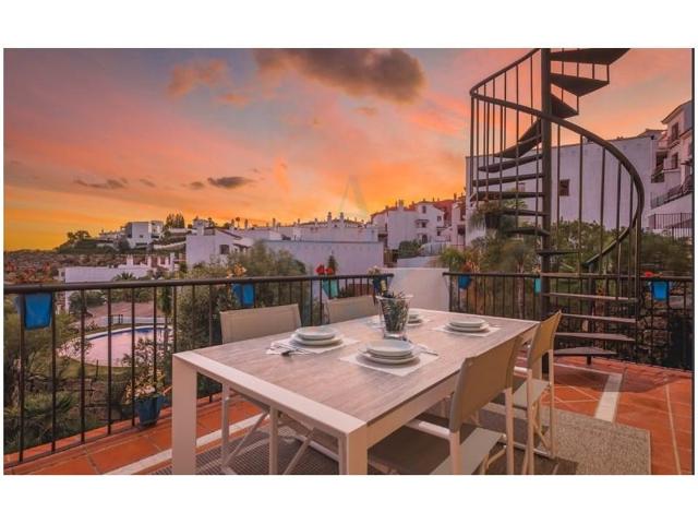 Aticos en venta en Benahavís photo 0