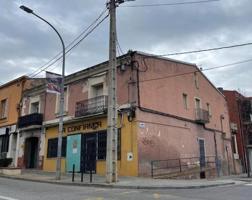Edificio en venta en La Roca del Vallès, Centre poble photo 0