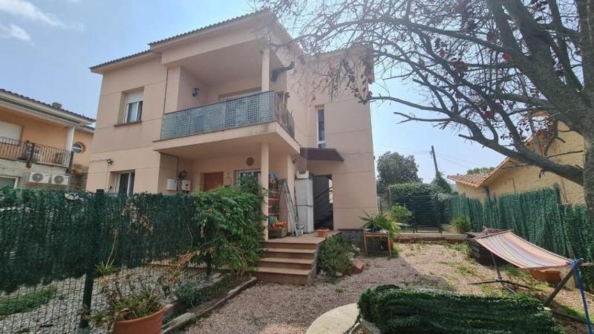 Chalet en venta en Vallromanes, Can Galvany photo 0