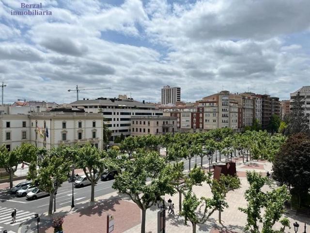 Piso en venta en Logroño, Espolón photo 0