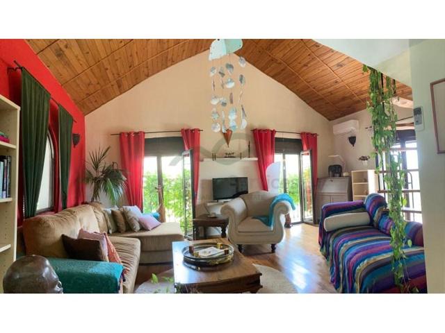 Casa con terreno en venta en Algatocín photo 0