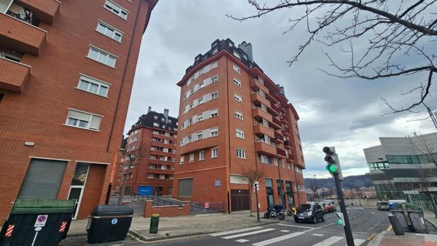 Piso en venta en Bilbao, Miribilla photo 0