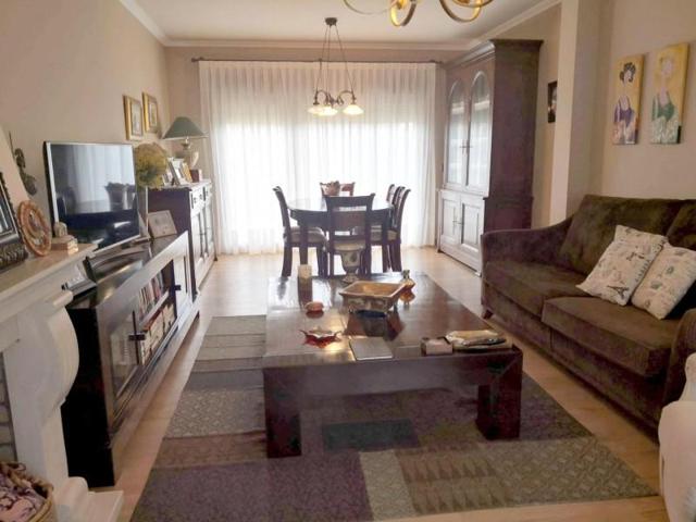 Casa en venta en Carballo, Avenida de malpica photo 0