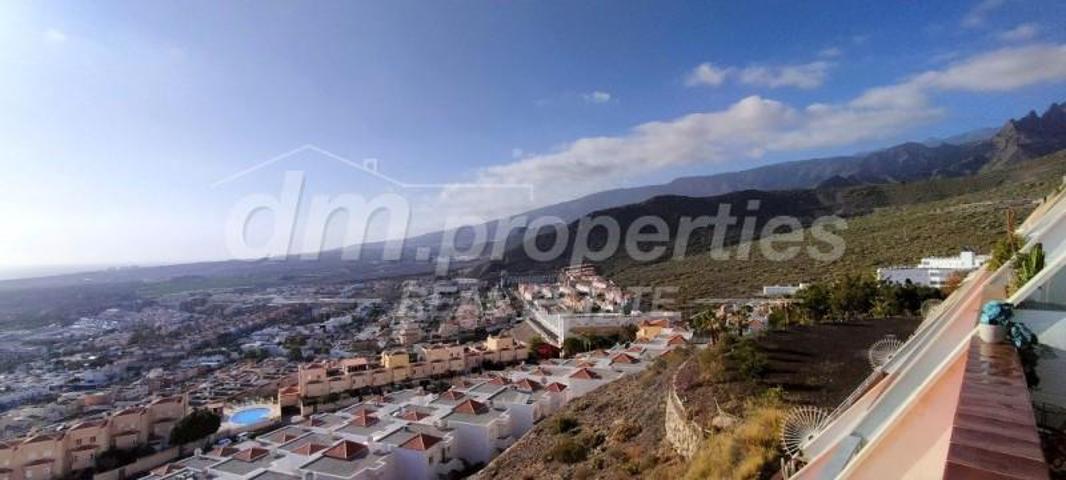 Apartamento en venta en Adeje, Torviscas Alto photo 0