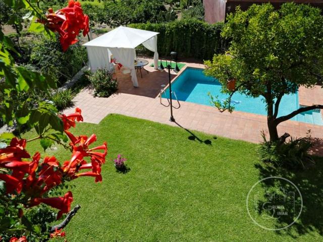 Chalet en venta en Candeleda photo 0