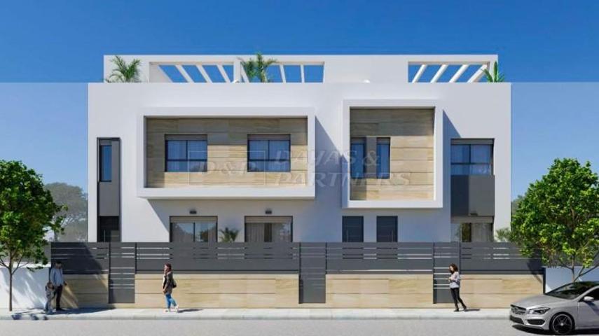 Adosada en venta en Murcia, Murcia photo 0