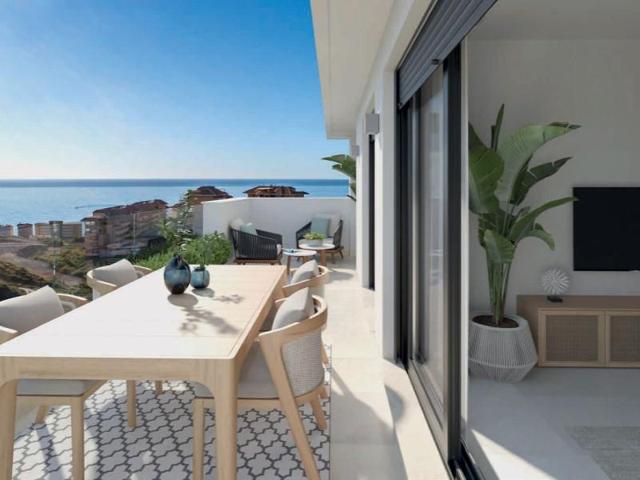 Apartamento en venta en Fuengirola, Carvajal photo 0