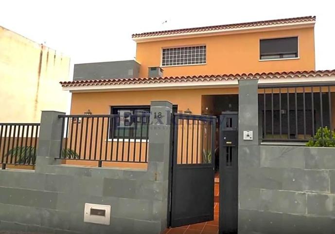 Chalet en venta en San Juan de la Rambla, Calle la Palma, 38440 photo 0