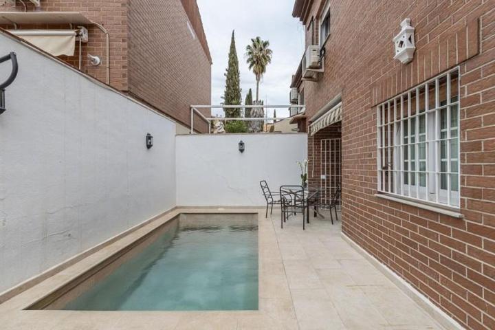 Adosada en venta en Granada, Barrio de los Periodistas photo 0