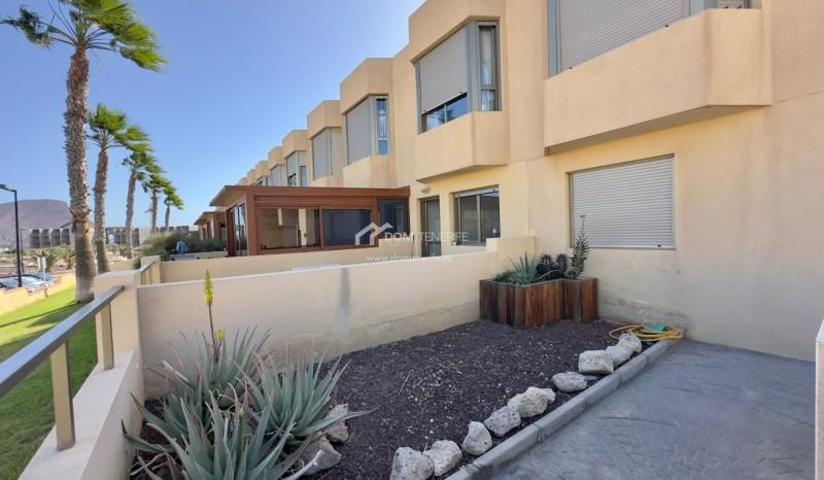 Adosada en venta en Granadilla de Abona, La Tejita photo 0