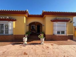 Chalet en venta en Chiclana de la Frontera, Ctra. Playa de la Barrosa photo 0