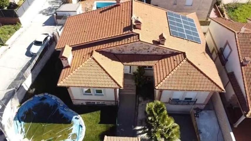 Chalet en venta en Sotillo de la Adrada, Valle del Tiétar photo 0