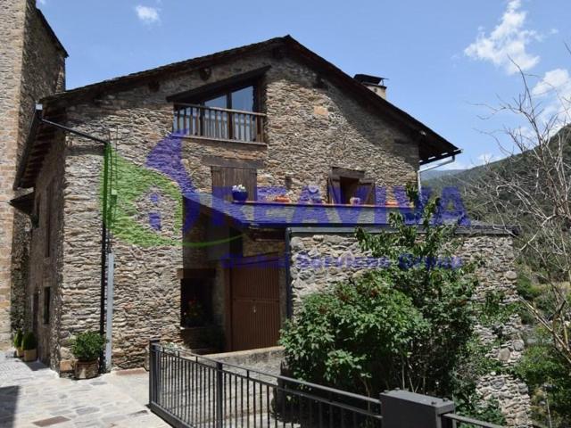 Casa con terreno en venta en Montferrer i Castellbò photo 0