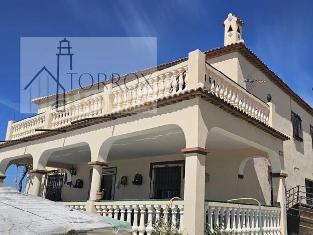 Casa con terreno en venta en Torrox photo 0