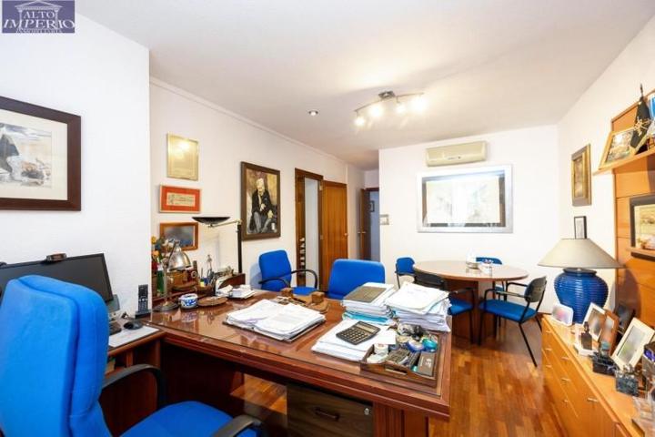 Piso en venta en Granada, Centro photo 0