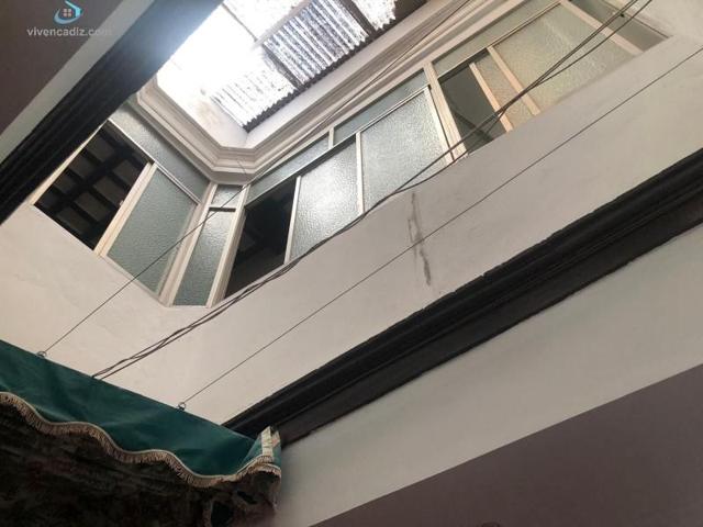 Edificio en venta en Cádiz, Centro photo 0