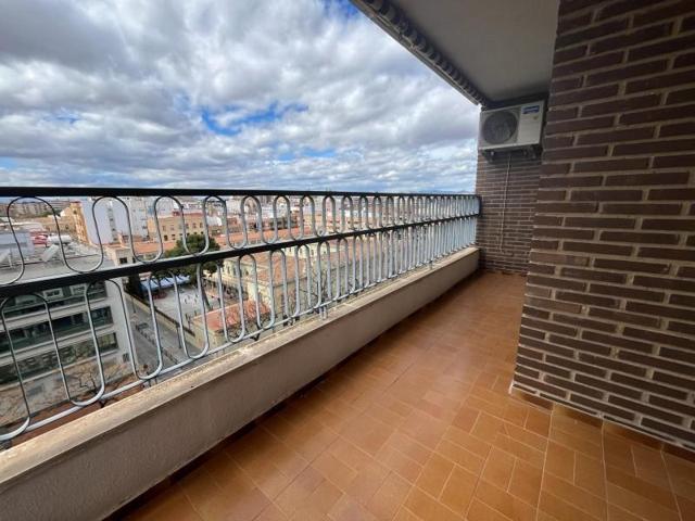 Piso en venta en Valencia, Ciutat Vella photo 0