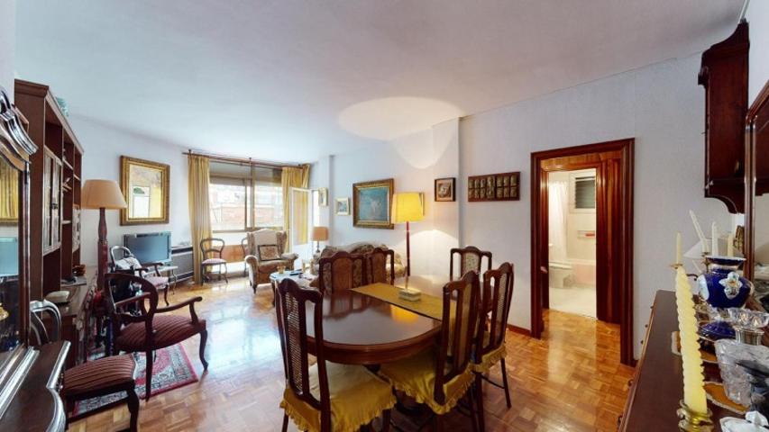 Piso en venta en Barcelona, Carrer de Villarroel, 08036 photo 0