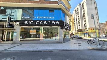 Local comercial en venta en Ponferrada, Centro photo 0