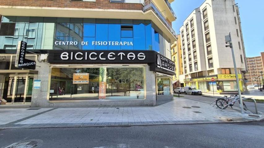 Local comercial en venta en Ponferrada, Centro photo 0