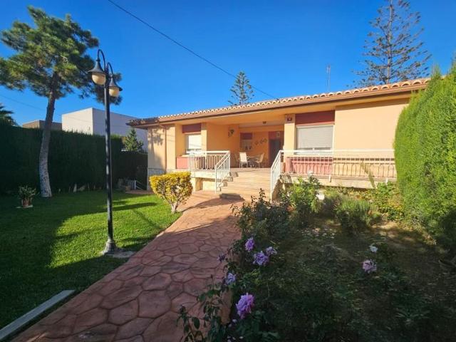 Chalet en venta en Chiva, - Cumbres de Calicanto - Santo Domingo photo 0