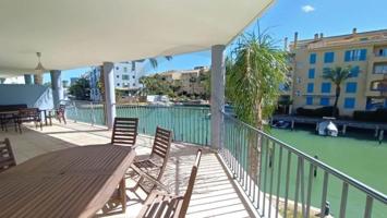 Apartamento en venta en Sotogrande, Sotogrande Marina photo 0