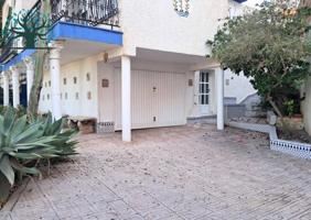 Chalet en venta en Puerto de Mazarrón, Paseo photo 0