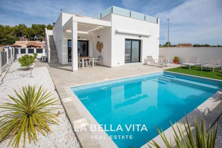 Chalet en venta en Pilar de la Horadada, Pinar de Campoverde photo 0